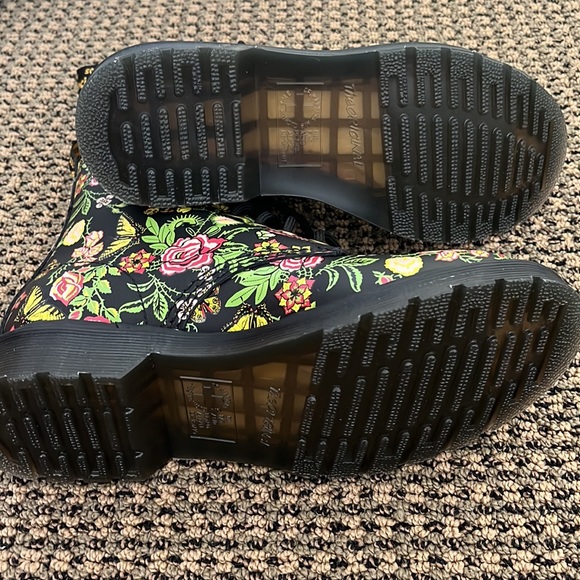 Dr. Martens 1460 Floral Bloom Boots Size 6 Brand New Never Worn. No box - Picture 4 of 5